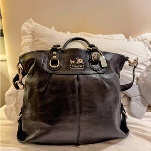 Coach Tote, black color, in Excellent condition